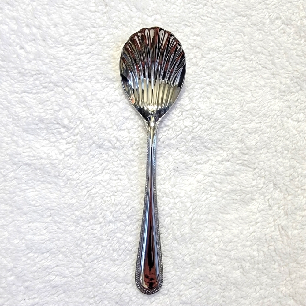 Gorham Crown Bead Stainless Steel 18/10 Silver Glossy Sugar Shell Spoon EUC